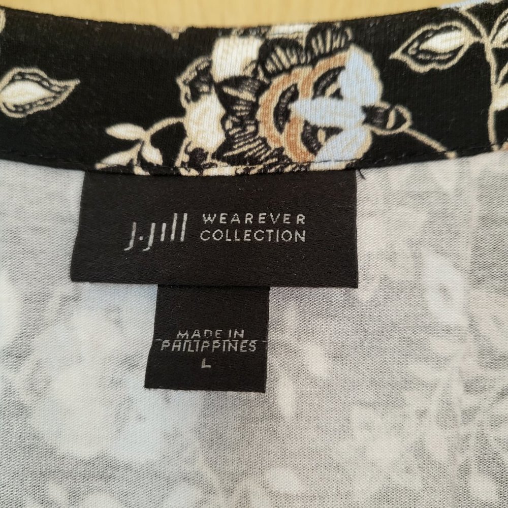 J. Jill Wearever NWOT V-Neck Black Paisley Print Top - Picture 7 of 10